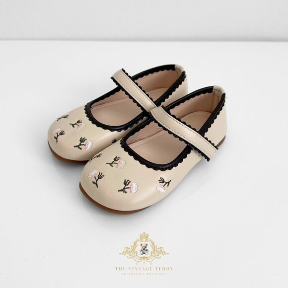 Other - NWT Pretty Girls Mary Jane Flats Embroidered Cute Children's Shoes Cream 10